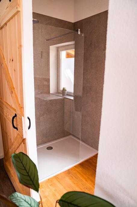 Neu Renoviertes Ferienhaus/wohnunng Kleine Auszeit Appartement